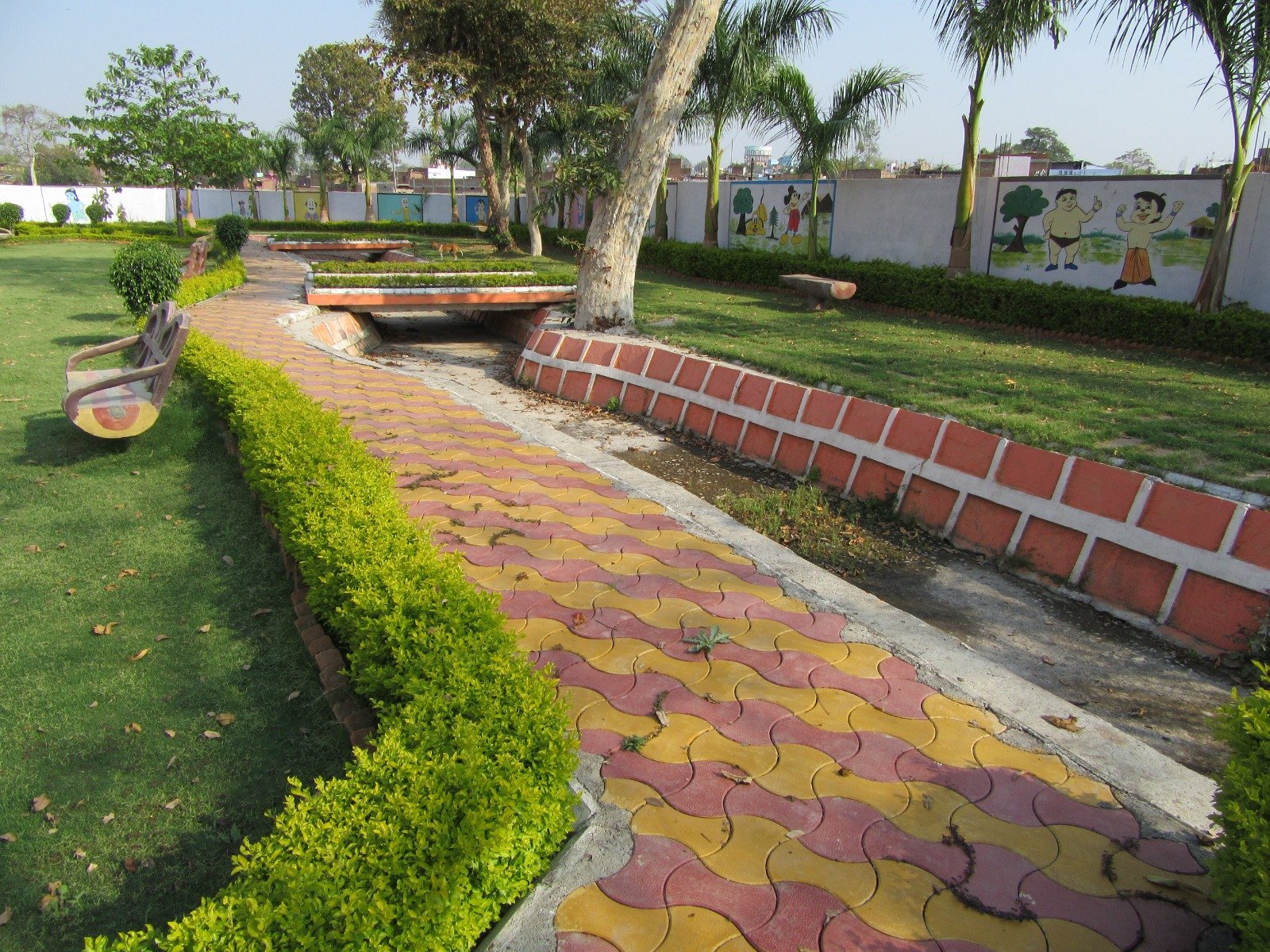 Rose Valley garden and common areas