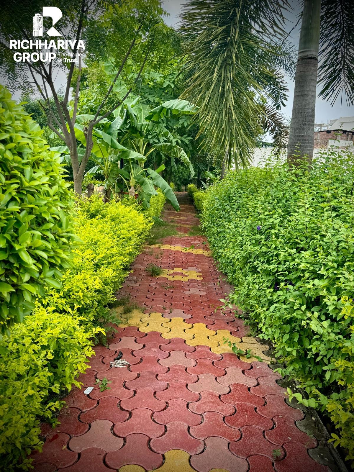 Park and temple context at Shri Gopal Vihar